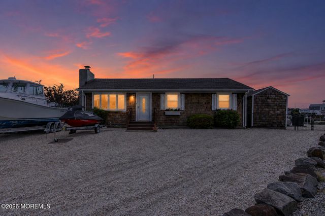 1005 Painter Pt Point, Lanoka Harbor, NJ 08734