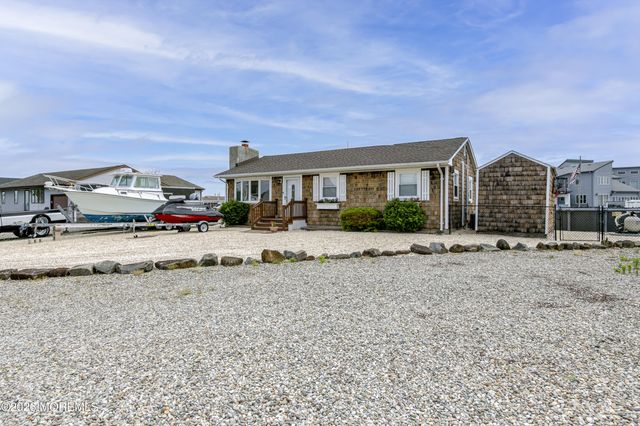 1005 Painter Pt Point, Lanoka Harbor, NJ 08734