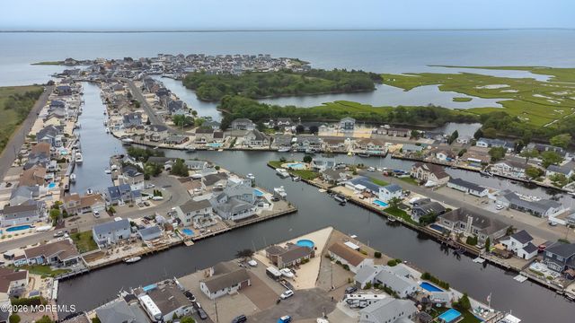1005 Painter Pt Point, Lanoka Harbor, NJ 08734