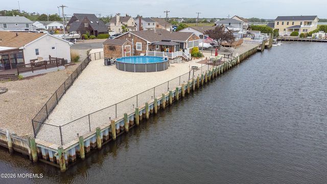 1005 Painter Pt Point, Lanoka Harbor, NJ 08734
