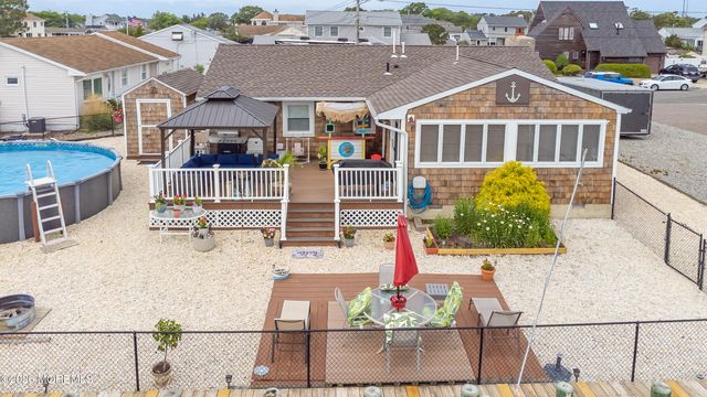 1005 Painter Pt Point, Lanoka Harbor, NJ 08734