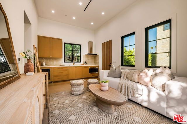 4425 Atoll Avenue, Sherman Oaks, CA 91423