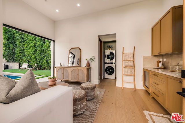 4425 Atoll Avenue, Sherman Oaks, CA 91423