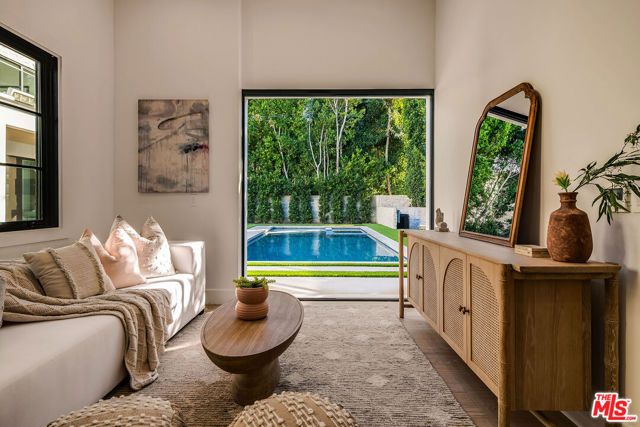 4425 Atoll Avenue, Sherman Oaks, CA 91423