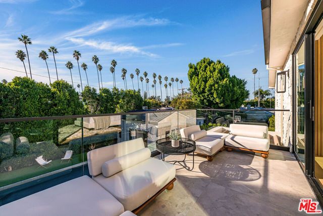 4425 Atoll Avenue, Sherman Oaks, CA 91423