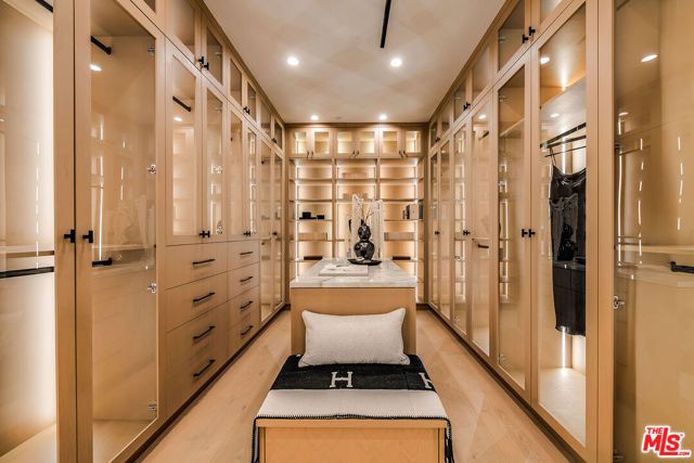 4425 Atoll Avenue, Sherman Oaks, CA 91423