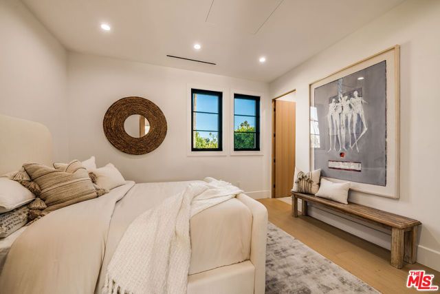 4425 Atoll Avenue, Sherman Oaks, CA 91423