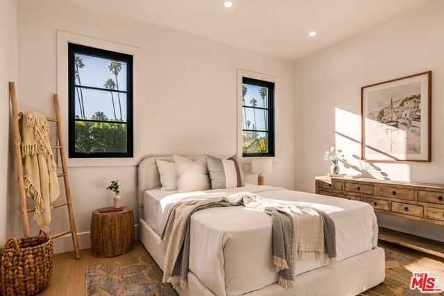 4425 Atoll Avenue, Sherman Oaks, CA 91423