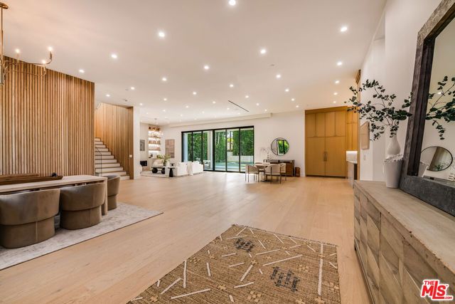 4425 Atoll Avenue, Sherman Oaks, CA 91423