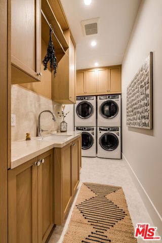 4425 Atoll Avenue, Sherman Oaks, CA 91423