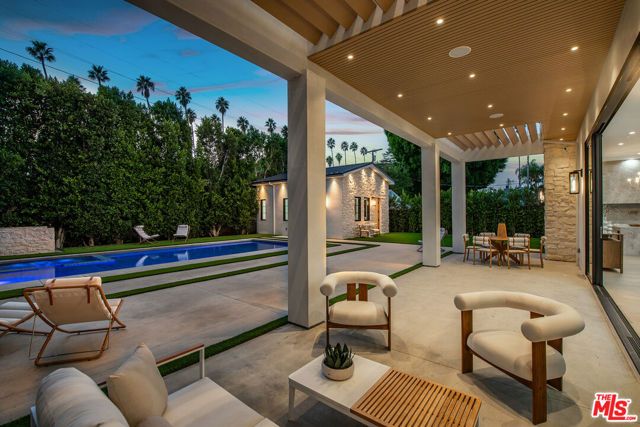 4425 Atoll Avenue, Sherman Oaks, CA 91423