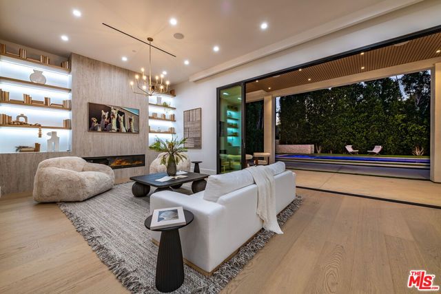 4425 Atoll Avenue, Sherman Oaks, CA 91423