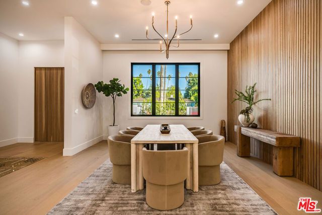 4425 Atoll Avenue, Sherman Oaks, CA 91423