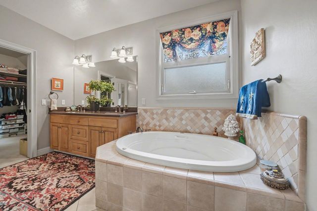 1380 Knolls Dr, Copperopolis, CA 95228