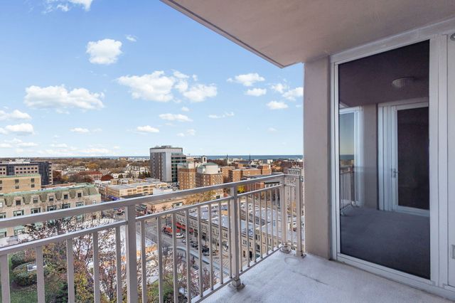 807 DAVIS Street 1308, Evanston, IL 60201