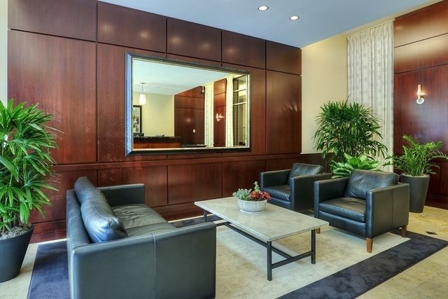 807 DAVIS Street 1308, Evanston, IL 60201