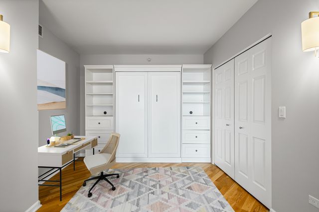 807 DAVIS Street 1308, Evanston, IL 60201