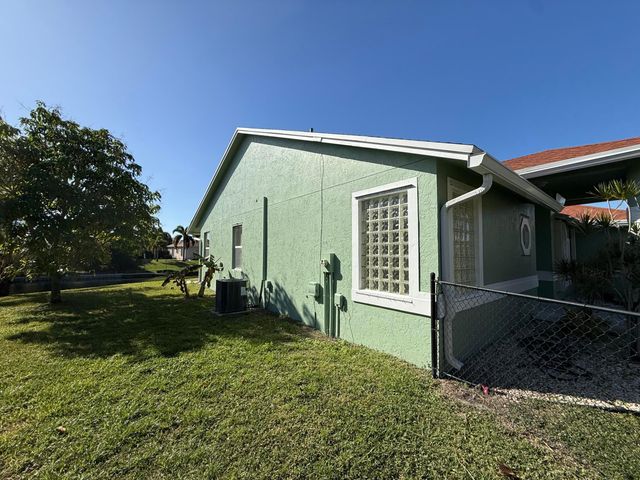 1168 Hatteras Circle, Greenacres, FL 33413