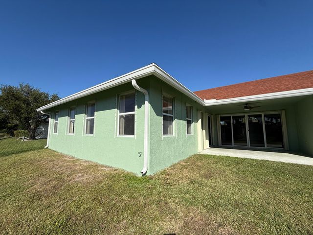 1168 Hatteras Circle, Greenacres, FL 33413