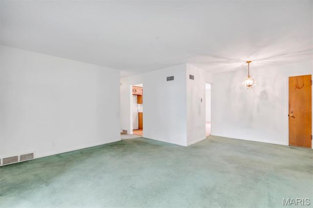 425 Bush Drive, Ballwin, MO 63021