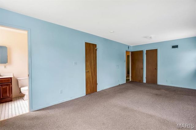 425 Bush Drive, Ballwin, MO 63021