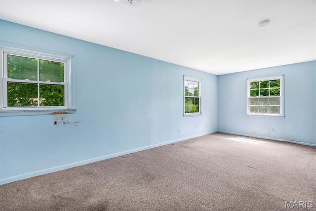 425 Bush Drive, Ballwin, MO 63021