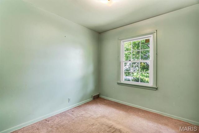425 Bush Drive, Ballwin, MO 63021
