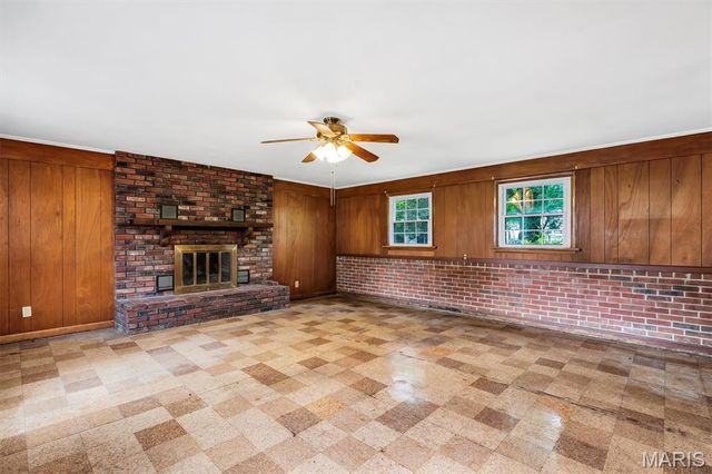 425 Bush Drive, Ballwin, MO 63021