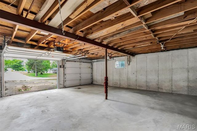 425 Bush Drive, Ballwin, MO 63021