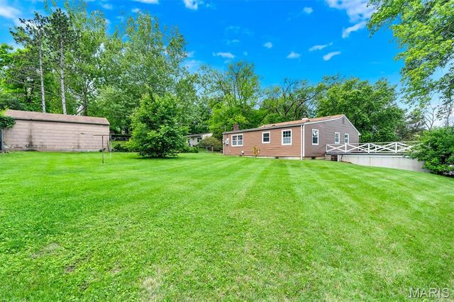 425 Bush Drive, Ballwin, MO 63021