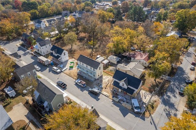 233 E 10th Street, Fayetteville, AR 72701