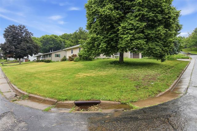 1218 Raedel Road, Eau Claire, WI 54703