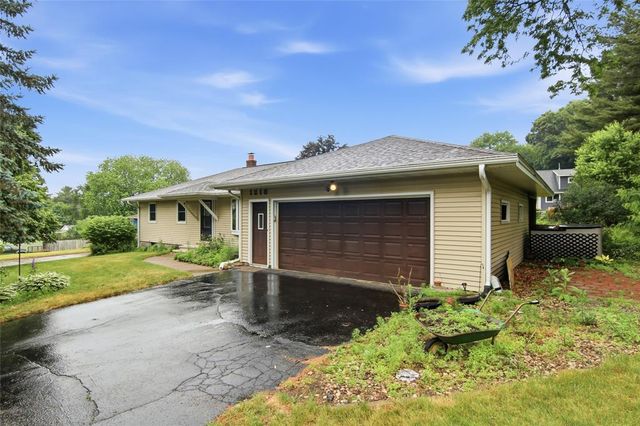 1218 Raedel Road, Eau Claire, WI 54703