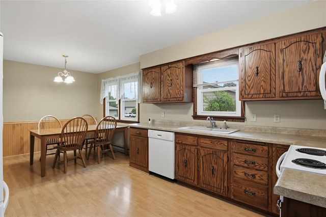1218 Raedel Road, Eau Claire, WI 54703