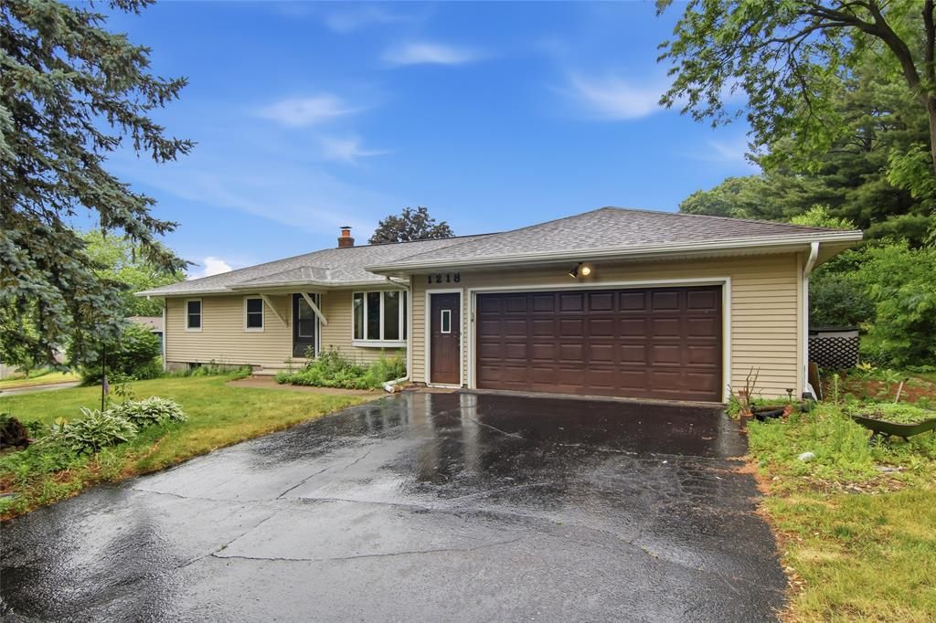 1218 Raedel Road, Eau Claire, WI 54703