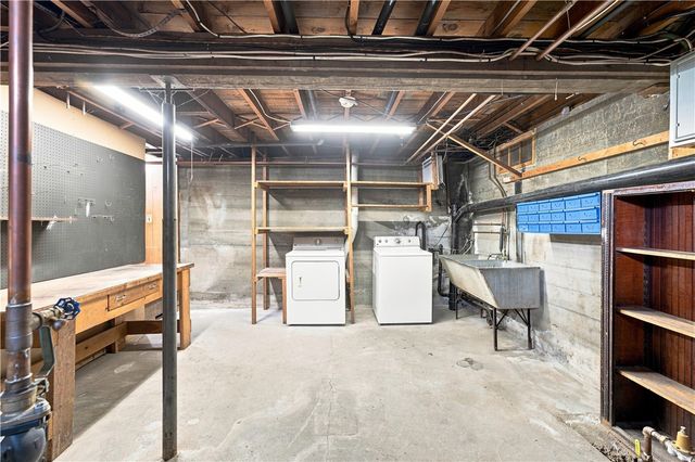 357 Old River Road, Lincoln, RI 02838