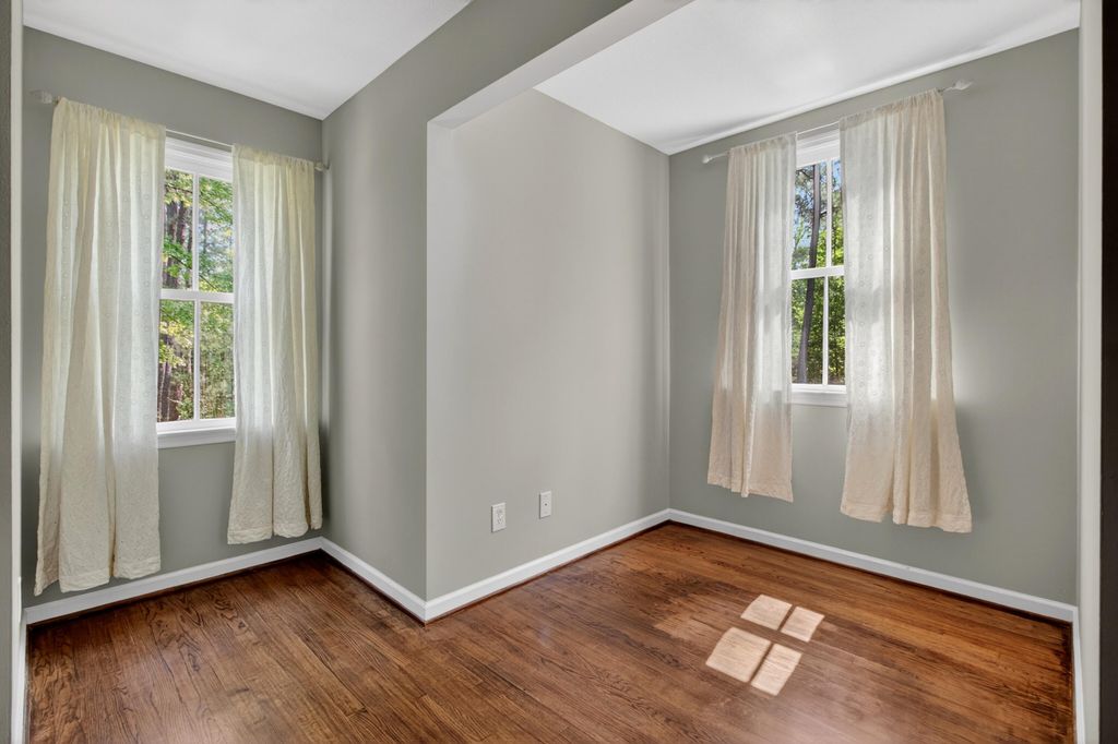Image 30 of property listing at 104 Willis Lane, Summerville, SC 29483