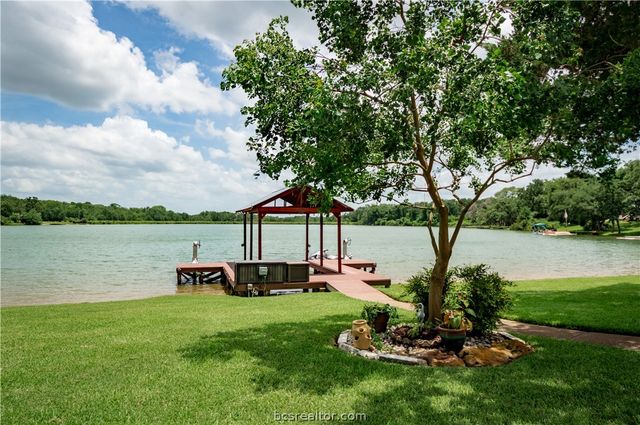 11 Dogwood, Hilltop Lakes, TX 77871