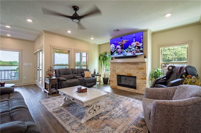 11 Dogwood, Hilltop Lakes, TX 77871