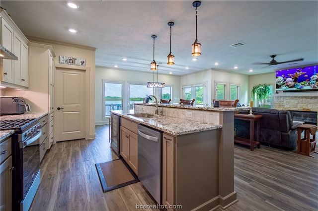 11 Dogwood, Hilltop Lakes, TX 77871