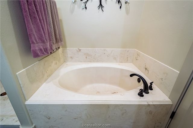 11 Dogwood, Hilltop Lakes, TX 77871