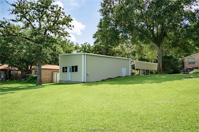 11 Dogwood, Hilltop Lakes, TX 77871