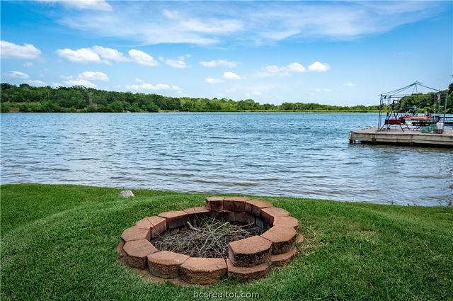 11 Dogwood, Hilltop Lakes, TX 77871