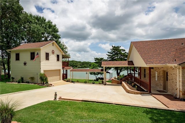11 Dogwood, Hilltop Lakes, TX 77871