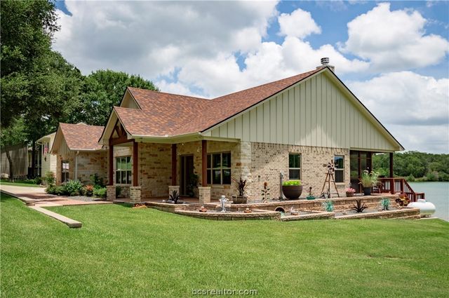 11 Dogwood, Hilltop Lakes, TX 77871