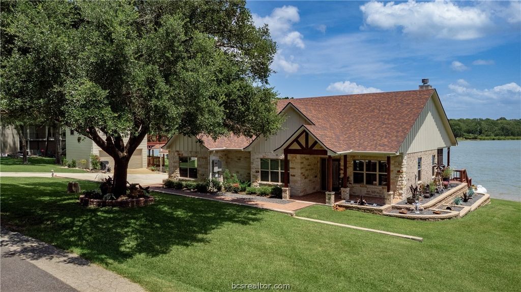 11 Dogwood, Hilltop Lakes, TX 77871