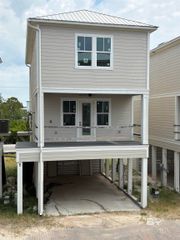 951 W Lagoon Avenue B, Gulf Shores, AL 36542