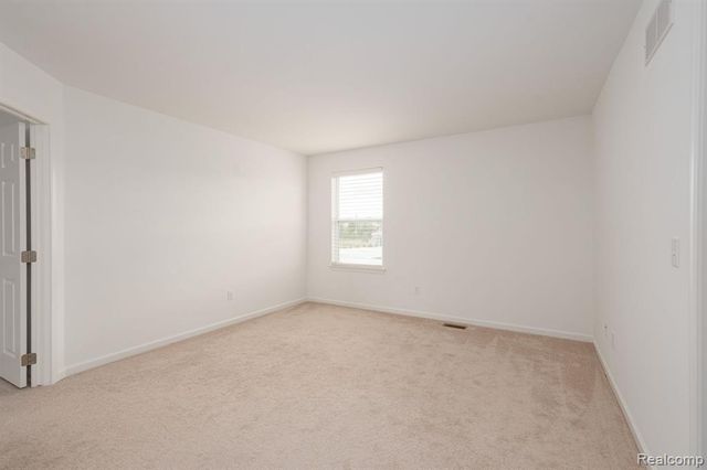 48904 Carnegie Way, Macomb, MI 48042