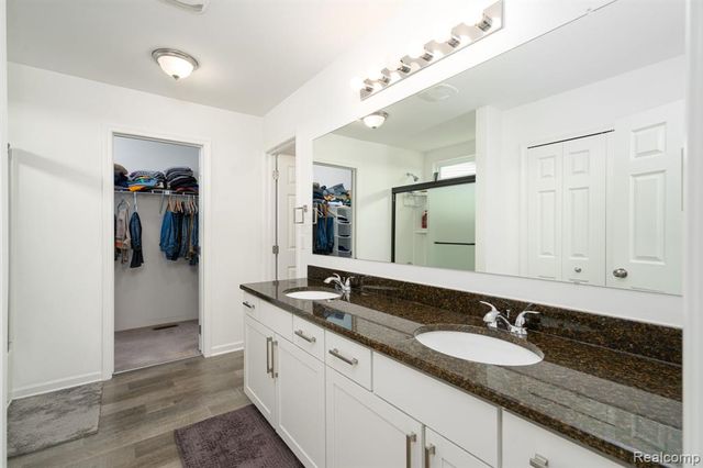 48904 Carnegie Way, Macomb, MI 48042