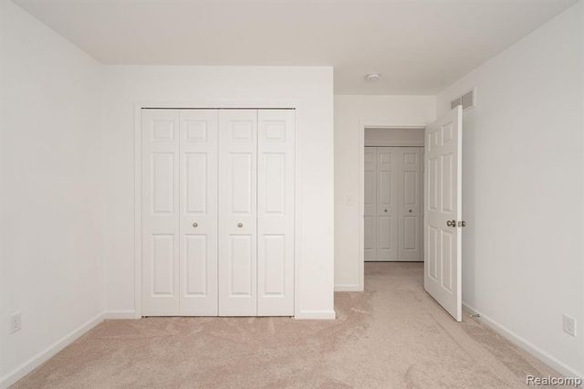 48904 Carnegie Way, Macomb, MI 48042